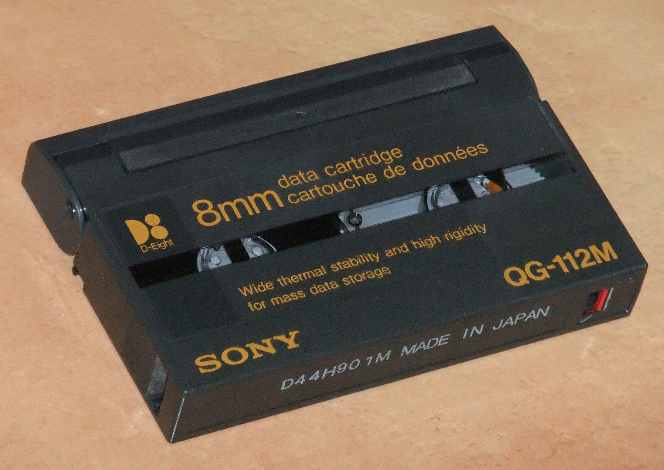 File:A Sony Data8 Cartridge, 112m.jpg - HandWiki