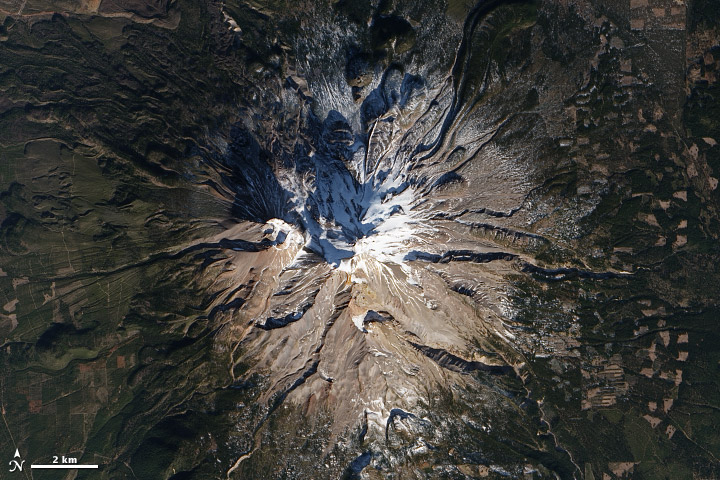 File:Mount Shasta satellite view Jan 2014 - Zoomed.jpg