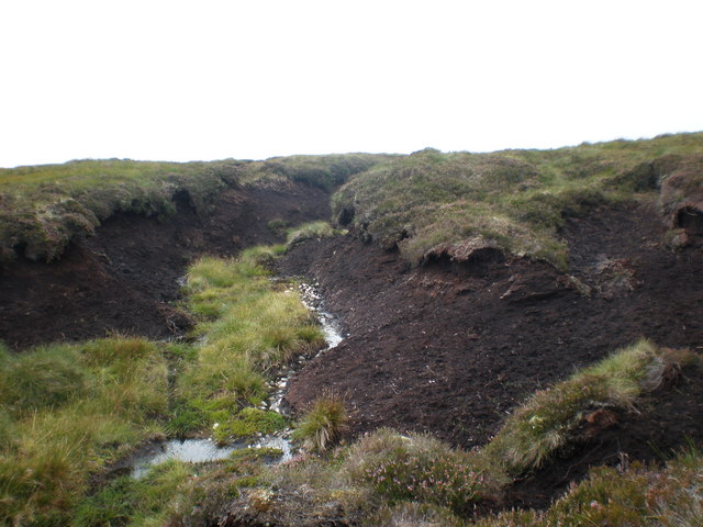 File:Peat haggs at start of Allt Lagan a' Bhainne tributary on Eilrig - geograph.org.uk - 1420692.jpg