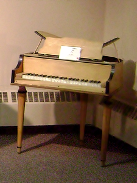 File:Wurlitzer Student butterfly piano (1930s).jpg