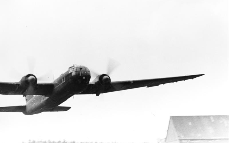 File:Bundesarchiv Bild 101I-668-7163-24A, Flugzeug Heinkel He 177.jpg