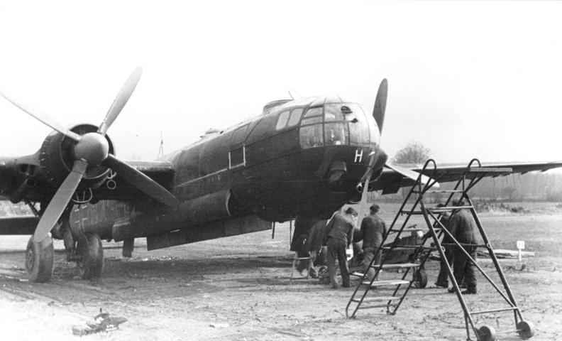 File:Bundesarchiv Bild 101I-668-7164-35A, Flugzeug Heinkel He 177.jpg