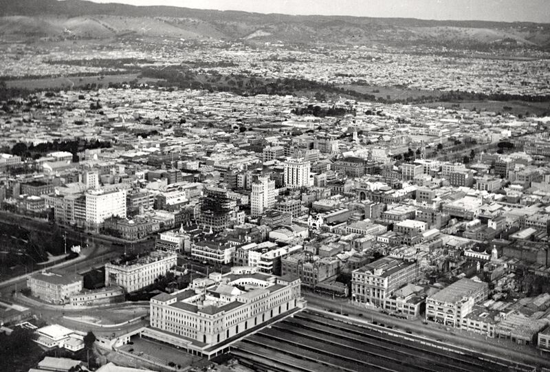 File:Aerial view of Adelaide, 1935 (adjusted).jpg