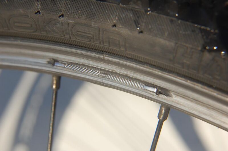 File:Bicycle rim - worn out.jpg