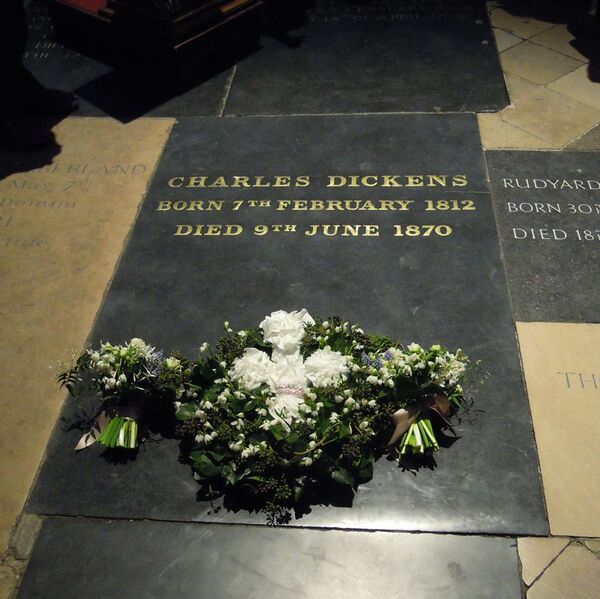File:Charles Dickens grave 2012.jpg