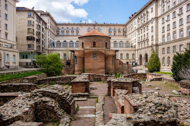 File:St. George Rotunda, Sofia, Bulgaria (17680380465).jpg