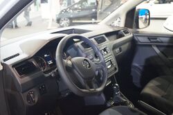 Volkswagen Caddy Furgon - wnętrze (MSP16).jpg