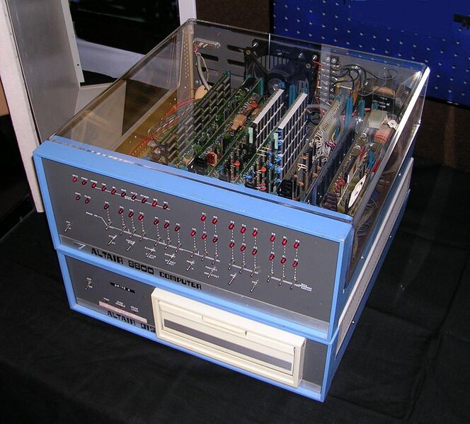 File:Altair 8800 Computer.jpg
