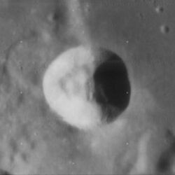 Bellot crater 4060 h2.jpg
