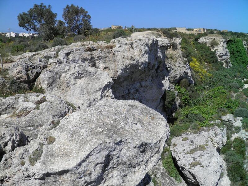 File:Calypso Cave, Gozo, Malta (8272543788).jpg