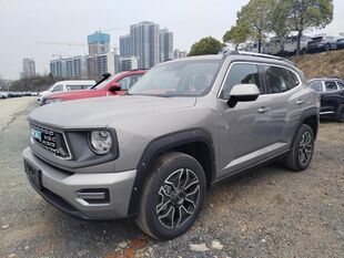 Haval Dargo II by Great Wall Motor front quarter view.jpg