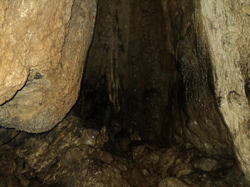 File:Mawsmai Cave Meghalaya.JPG