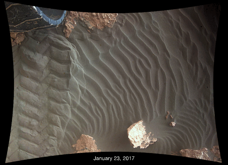File:PIA21143 - Sand Moving Under Curiosity, One Day to Next, Animation.gif