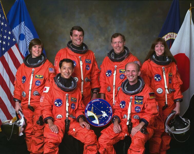File:STS-99 crew.jpg