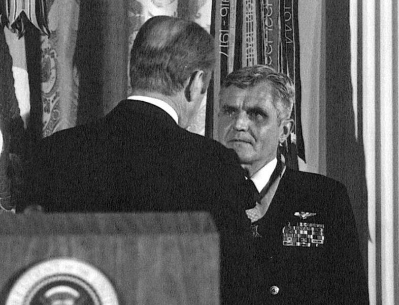 File:US Navy 050706-N-0000X-002 Medal of Honor awarded to Rear Admiral James B. Stockdale.jpg