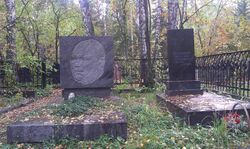 Cherbuzinskoye cemetery3032.jpg