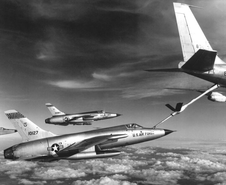 File:F-105 Thunderchiefs refuel.jpg