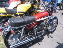 Yamaha RD350 maroon.jpg