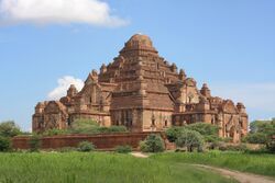 Dhammayangyi Paya, Bagan, Myanmar.jpg