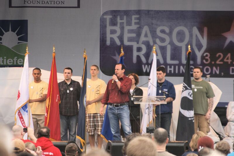 File:Greg Graffin of Bad Religion sings the National Anthem at the Reason Rally. National Mall, Washington, DC, 2012.jpg