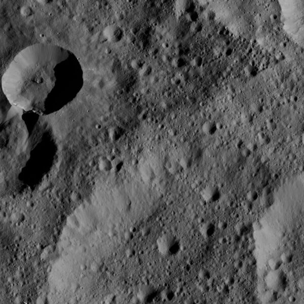 File:PIA20685-Ceres-DwarfPlanet-Dawn-4thMapOrbit-LAMO-image105-20160418.jpg