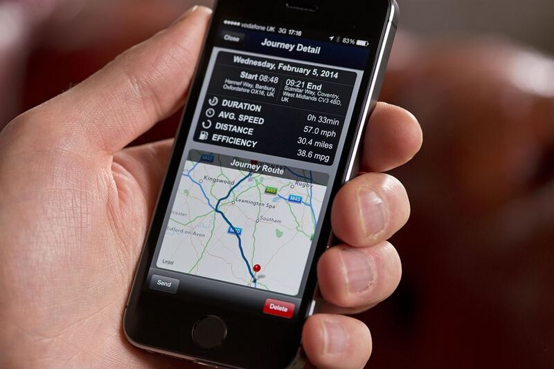 File:Range Rover mapping app.jpg
