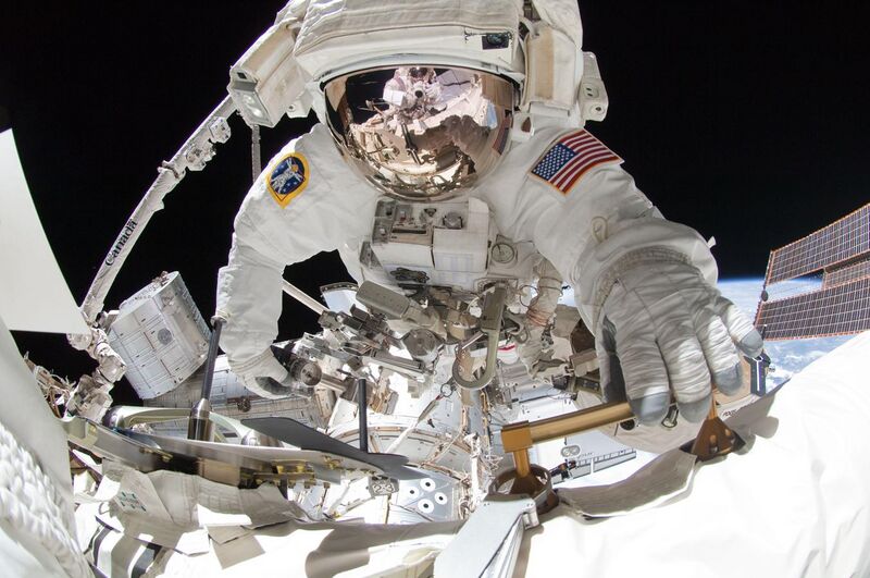 File:STS-134 EVA4 Gregory Chamitoff 4.jpg