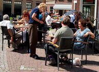 Oudewater waitress 2010-07-18.jpg