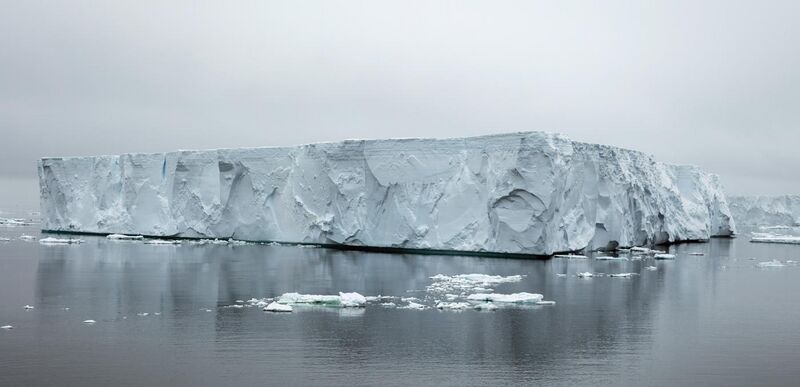 File:Antarctic Sound-2016-Iceberg 02.jpg