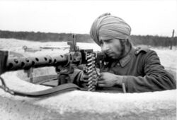 Bundesarchiv Bild 101I-263-1580-06, Atlantikwall, Soldat der Legion "Freies Indien".jpg