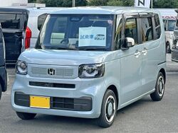 Honda N-BOX (6BA-JF5).jpg