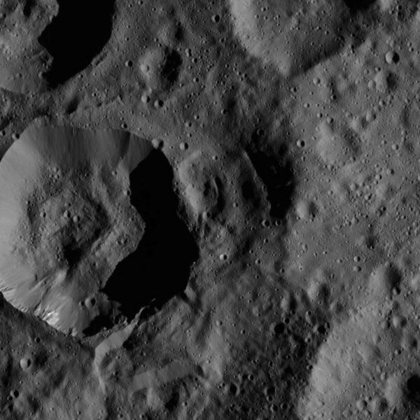 File:PIA20401-Ceres-DwarfPlanet-Dawn-4thMapOrbit-LAMO-image46-20160125.jpg