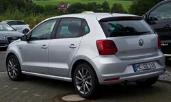 VW Polo 1.2 TSI BlueMotion Technology Fresh (V, Facelift) – Heckansicht, 13. Juli 2014, Velbert.jpg