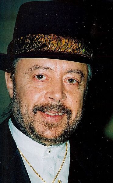 File:Chuck Mangione 1998.jpg