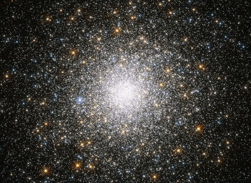 File:Crowded cluster Messier 75.jpg