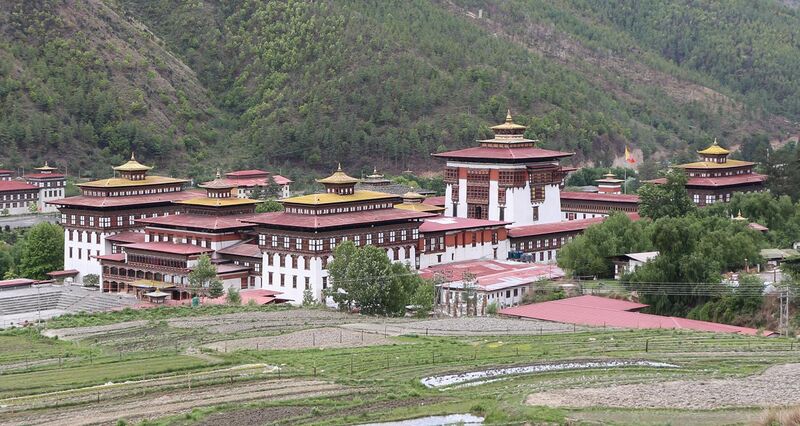 File:Tashichho Dzong, Bhutan 02.jpg
