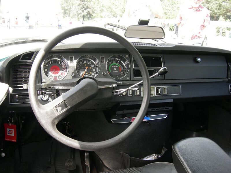 File:1974 Citroen D-Special dashboard.jpg