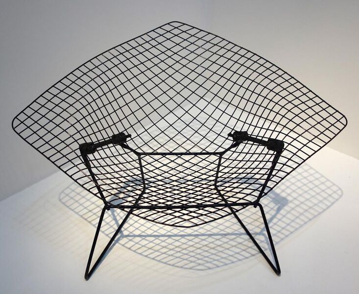 File:Diamond Chair - Harry Bertoia, MNAM.jpg
