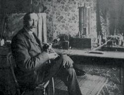 Nevil Maskelyne circa 1903.jpg