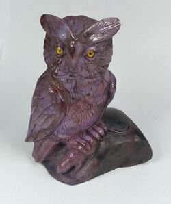 Owl in sugilite 9 cm high arp.jpg