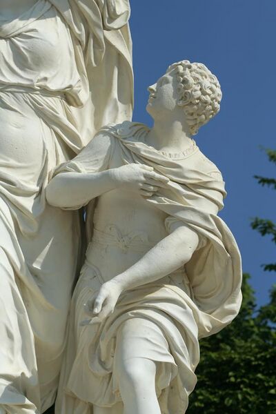 File:Parc de Versailles, demi-lune du bassin d'Apollon, Ino et Melicerte, Pierre Granier 02.jpg