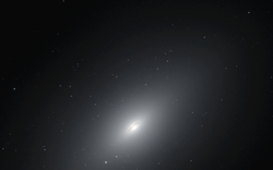 NGC 4697 HST 10003 R850 B475.png