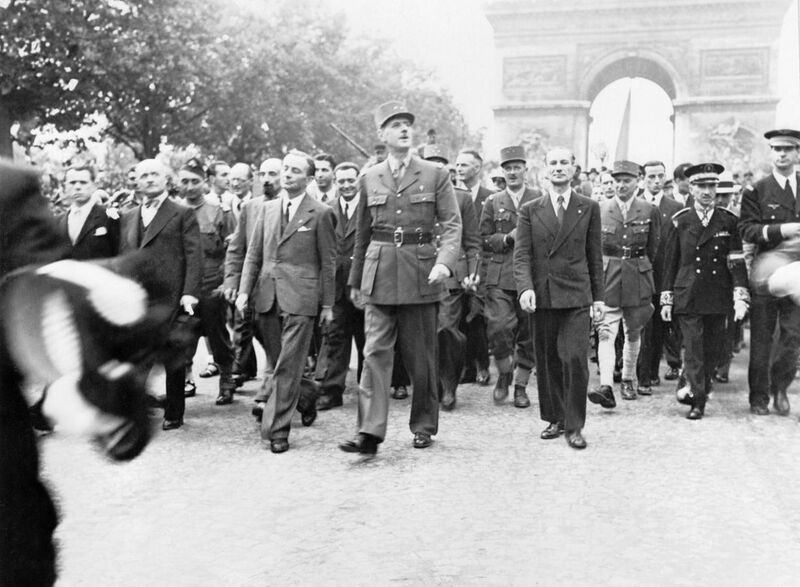 File:The Liberation of Paris, 25 - 26 August 1944 HU66477.jpg