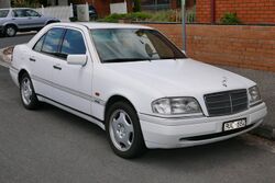 1994 Mercedes-Benz C 220 (W 202) Elegance sedan (2015-11-13) 01.jpg