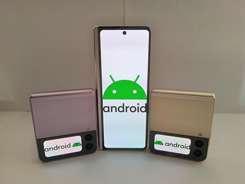 File:Android Foldable Phones.jpg