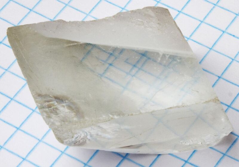 File:Crystal on graph paper.jpg