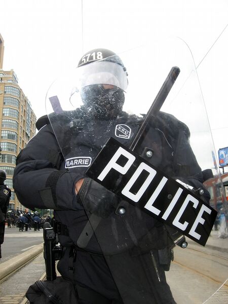 File:Riot Police at Richmond and Spadina (4740549169).jpg