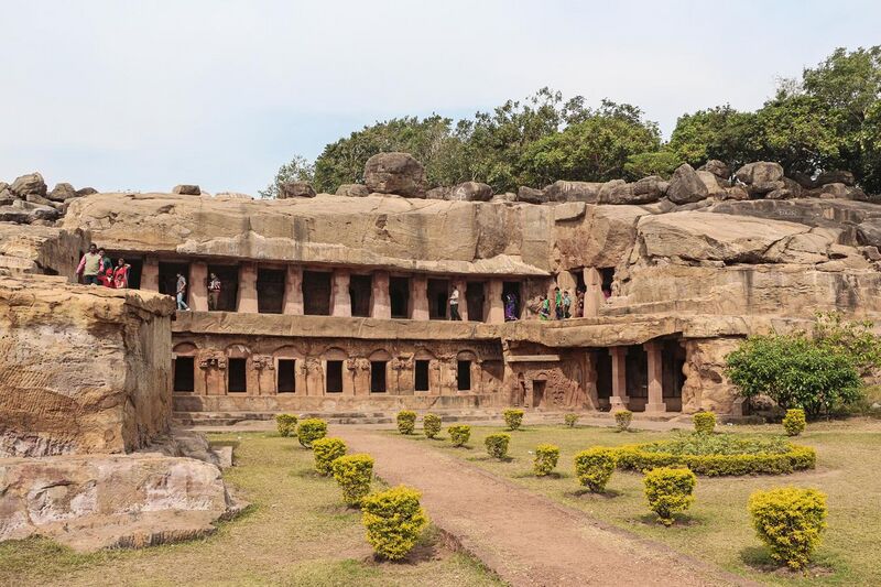 File:Udayagiri Caves - Rani Gumpha 01.jpg