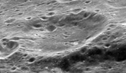 Anders' Earthrise crater AS17-P-2847.jpg