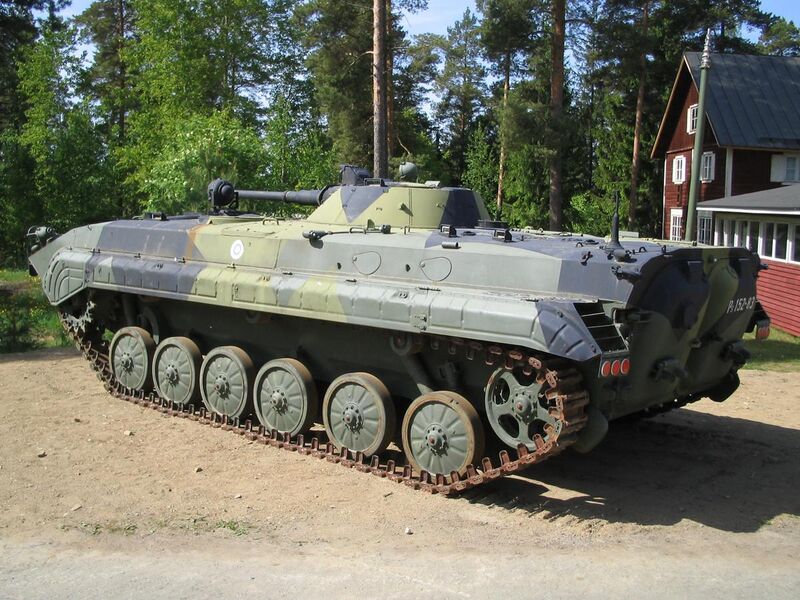 File:BMP-1K komento versio Parola tank museum.jpg
